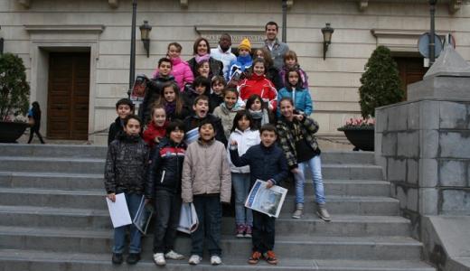 Alumnos de Elvira España visitan el SAC