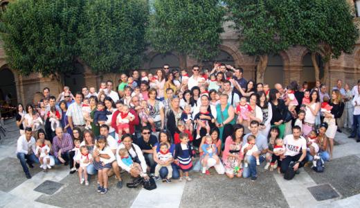 Entrega de pañuelos a los nacidos en 2011
