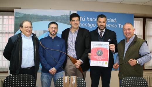 Jose Mª Navarro (Presidente Club Arco Tudela), Ángel Miguel González (Presidente de la Federación Navarra y Vocal de la Federación Española), Luis Casado (Alcalde), Pruden Induráin (Director Gerente del IND) y Jesús Álava (Concejal de Deportes)