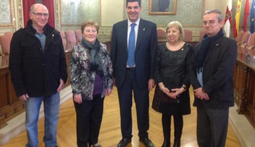 Los homenajeados junto al alcalde de Tudela, Luis Casado