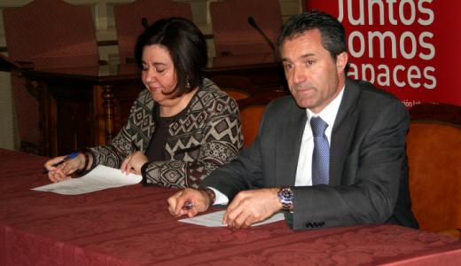 Maribel Echave (Concejala de Industria y Empleo) y Sergio Sánchez (Director MAPRE Tudela).Foto:IA