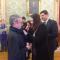 Reyes Carmona entrega la insignia a Jesús Hermoso de Mendoza